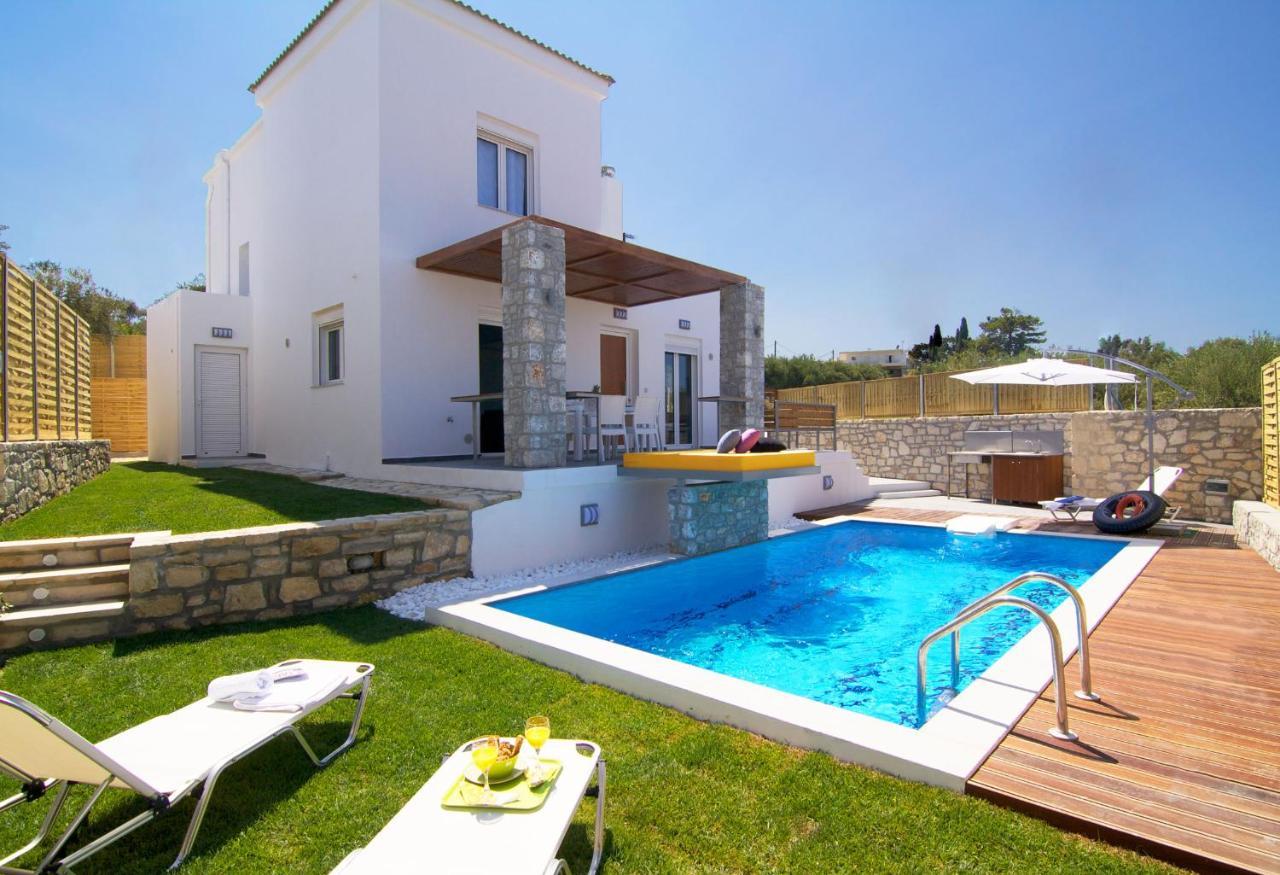 Villa Aada - Moderne Komfortvilla Mit Eigenem Pool Loutra  Exterior photo